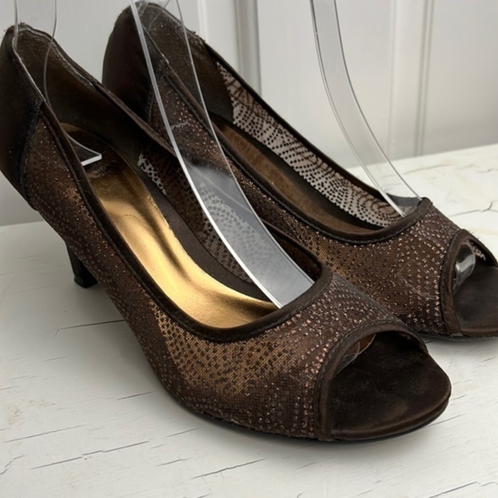 Mootsies Tootsies brown and copper shoes with sparkle SIZE 6 1/2